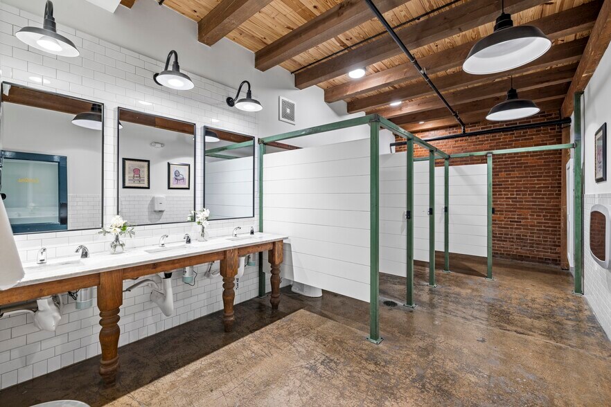 More Photos Of 600 S Broad St, Monroe Manufacturing For Lease