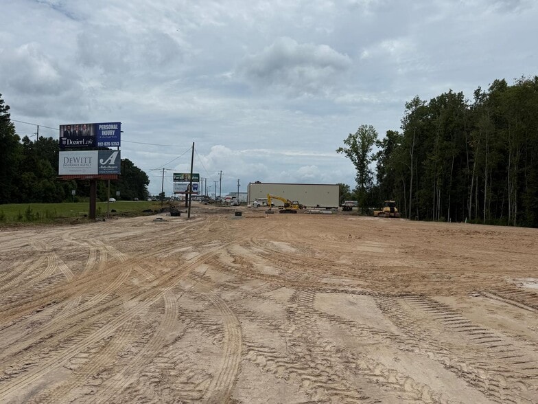 More Photos Of 205 – 215 Commercial Dr., Rincon Service For Lease