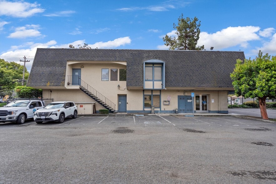 More Photos Of 1866 B St, Hayward Medical For Sale
