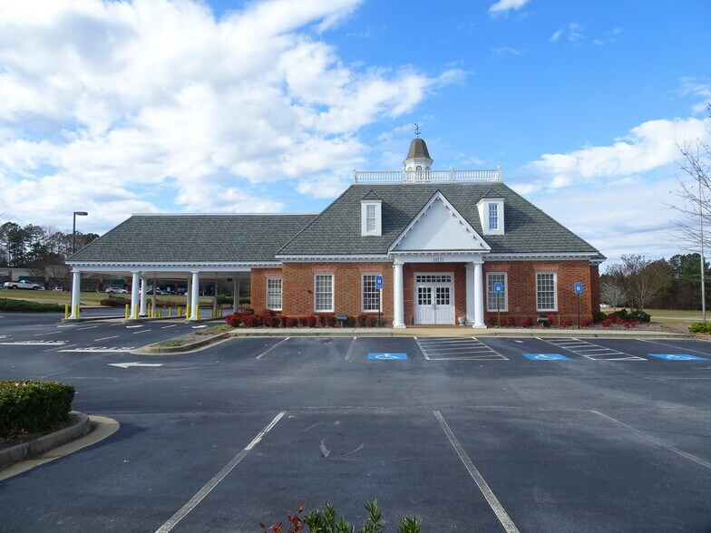 Primary Photo Of 10131 Carlin Ave, Covington Specialty For Sale