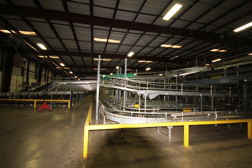 More Photos Of 2938 Brown Rd, Marshall Warehouse For Lease