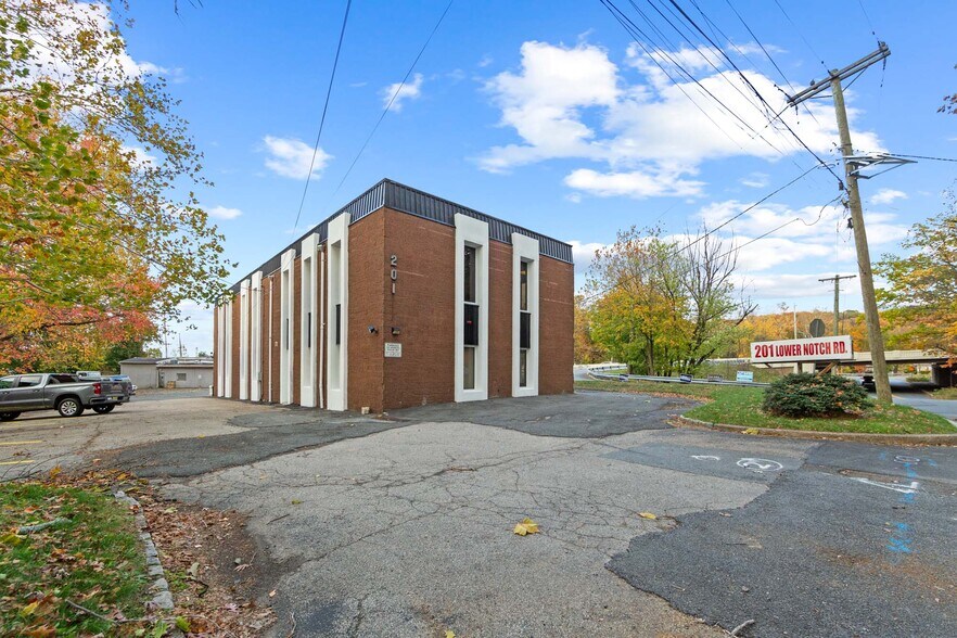 More Photos Of 201 Lower Notch Rd, Little Falls Medical For Lease