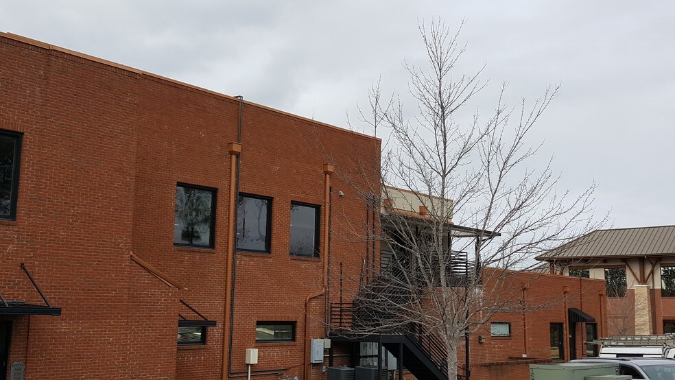 More Photos Of 3450 Acworth Due West Rd NW, Kennesaw Office For Sale