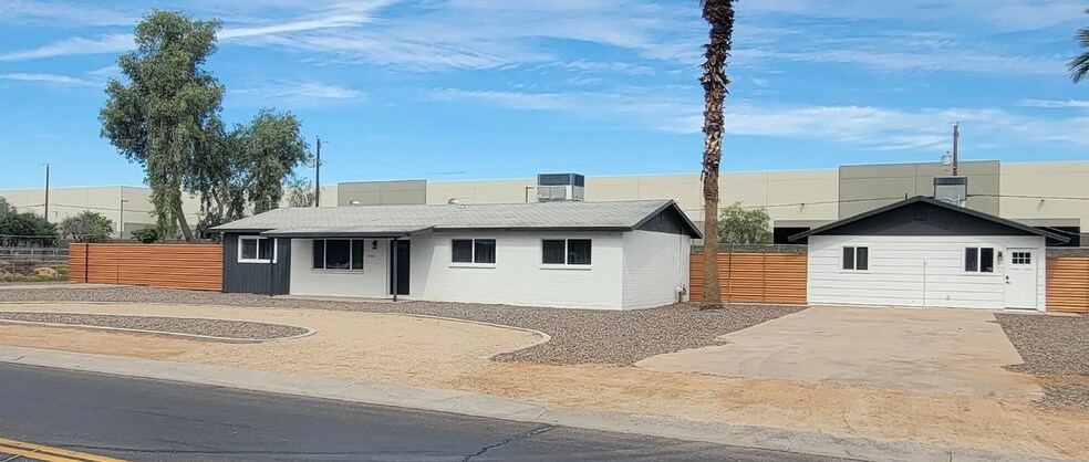 More Photos Of 1380 W Caroline Ln, Tempe Warehouse For Lease