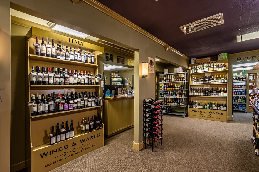 More Photos Of 1 N Marine Blvd, Jacksonville Storefront Retail Office For Sale