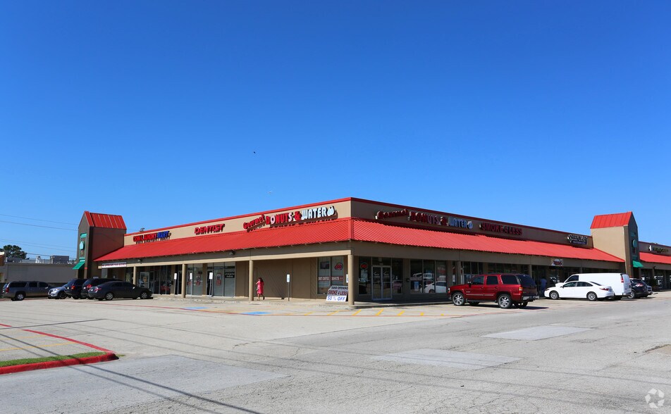 More Photos Of 1326-1392 W Main St, Lewisville Unknown For Lease