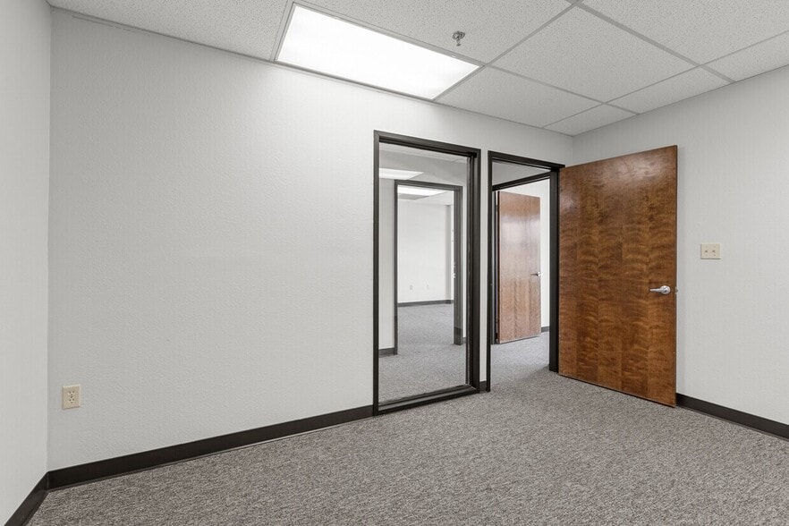 More Photos Of 8421 Auburn Blvd, Citrus Heights Office For Lease