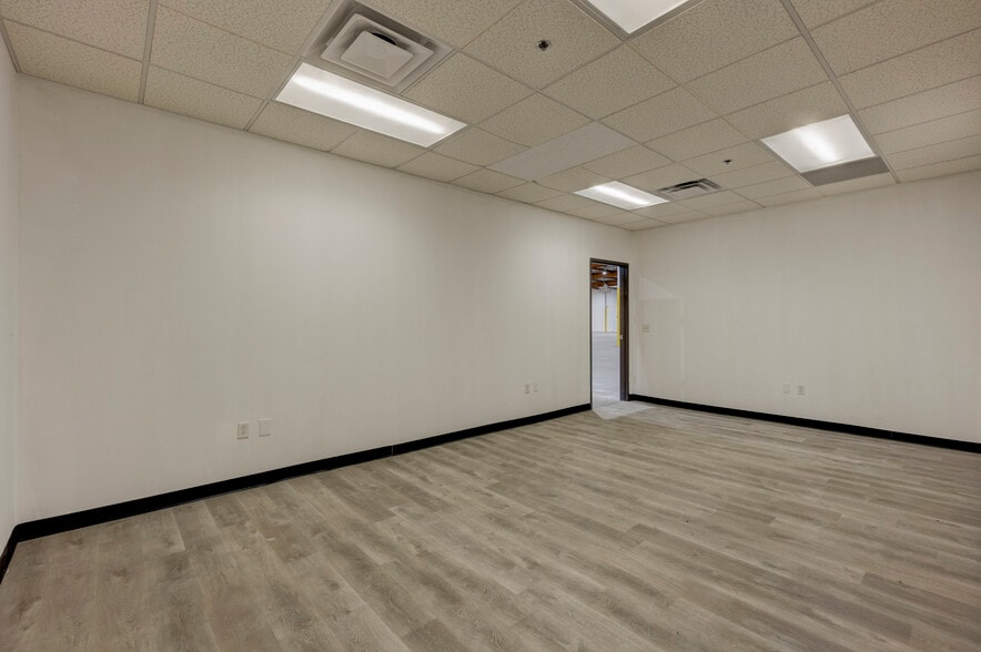 More Photos Of 575-585 Reactor Way, Reno Distribution For Lease