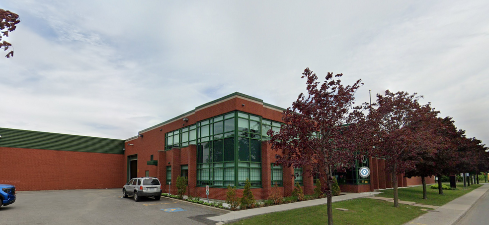 Primary Photo Of 2695 Av Dollard, Montréal Industrial For Lease