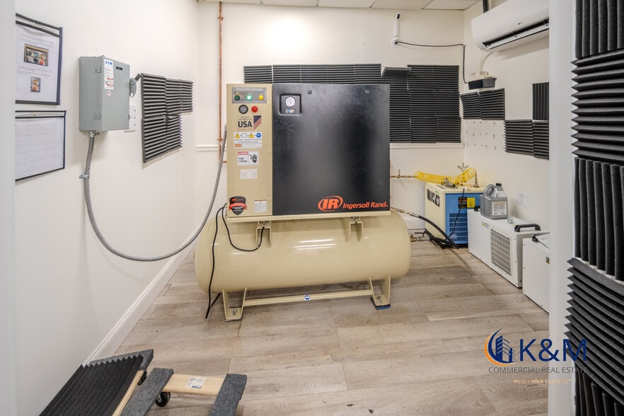 More Photos Of 4609 Pinecrest Office Park Dr, Alexandria Medical For Sale