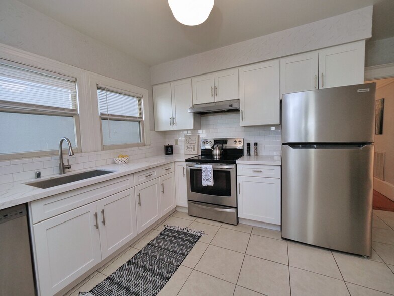 More Photos Of 1901-1903 H St, Sacramento Apartments For Sale