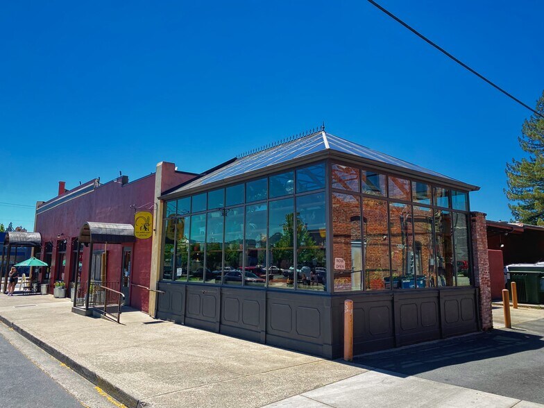 More Photos Of 234 SW 5th St, Grants Pass Restaurant For Lease