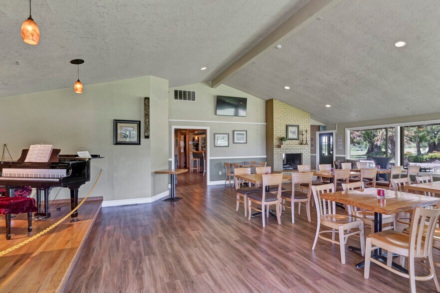 More Photos Of 6335 Highway 22, Independence Sports And Entertainment For Sale