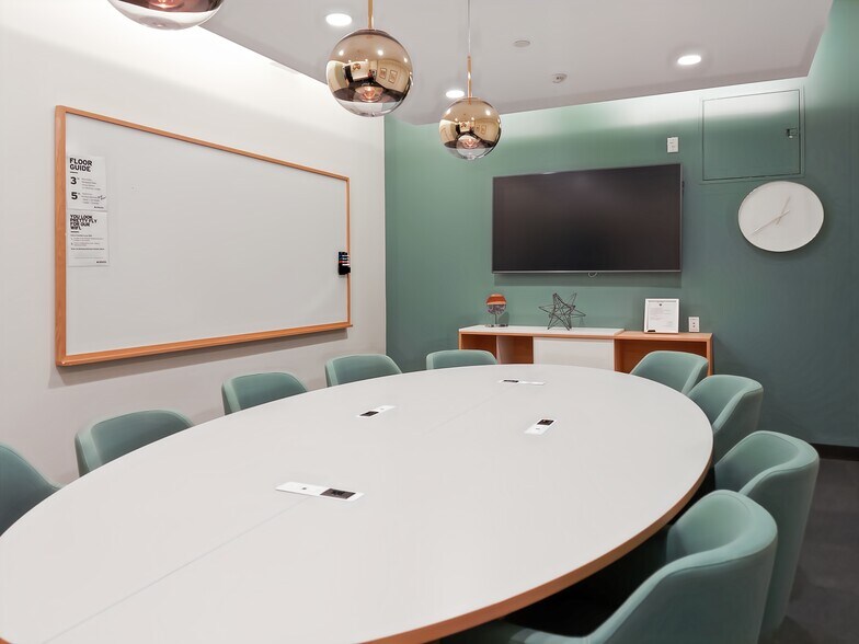 More Photos Of 100 S Juniper St, Philadelphia Coworking Space