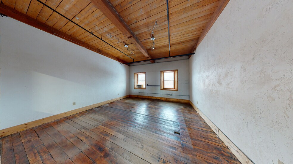More Photos Of 119 R Foster St, Peabody Warehouse For Lease
