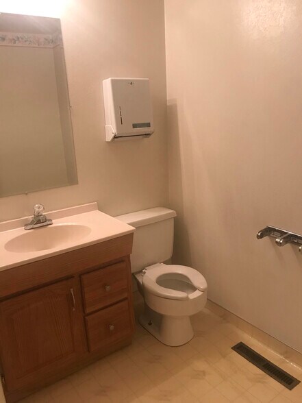 More Photos Of 2720 Wrondel Way, Reno Office For Lease