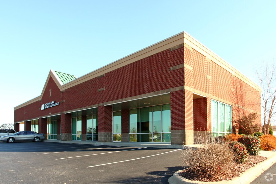 More Photos Of 270 Federal Dr, Corydon Freestanding For Lease
