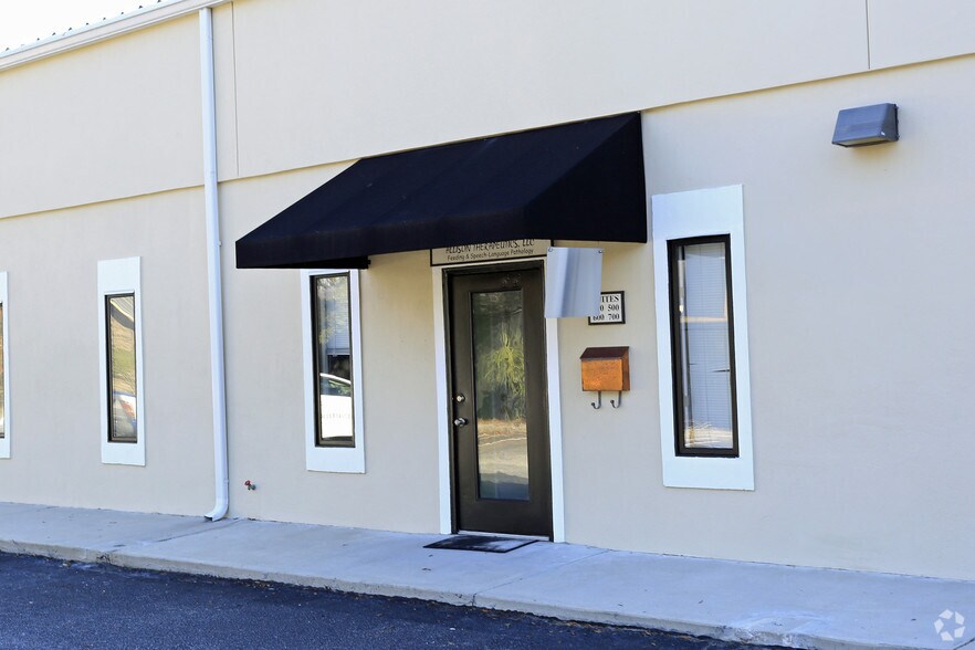 More Photos Of 1233 Ben Sawyer Blvd, Mount Pleasant Office For Lease