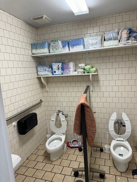 More Photos Of 205 Market Pl, Roswell Schools For Sale