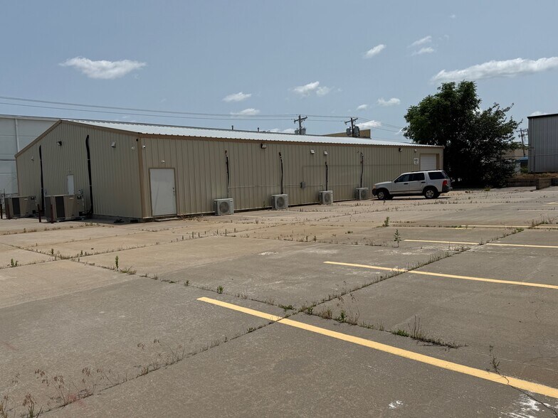 More Photos Of 3120 S Ann Arbor Ave, Oklahoma City Manufacturing For Sale