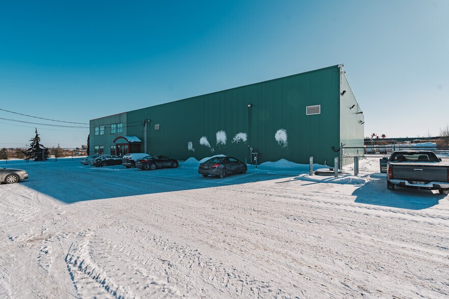 More Photos Of 500 Montée Labossière, Vaudreuil-dorion Service For Lease