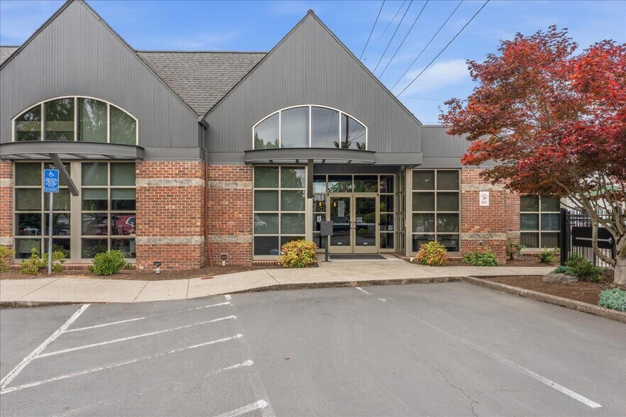 More Photos Of 250 Division St NE, Salem Office For Sale