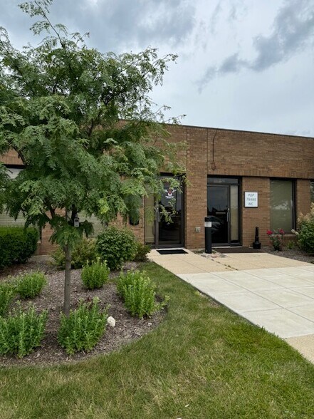 More Photos Of 4255 Westbrook Dr, Aurora Medical For Lease