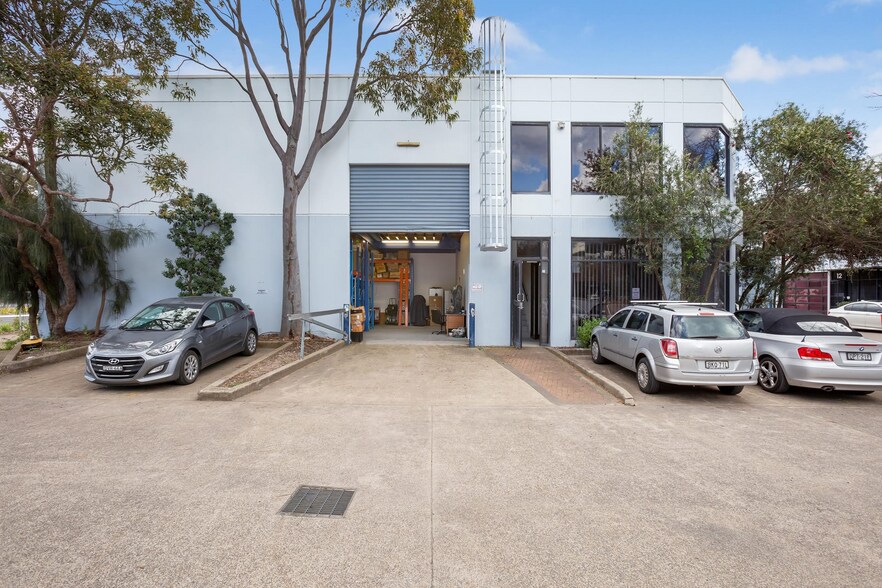 More Photos Of 77-79 Bourke Rd, Alexandria Warehouse For Lease