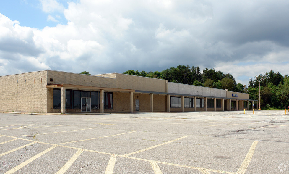 Primary Photo Of 710 Beaver Valley Mall, Monaca Storefront For Sale