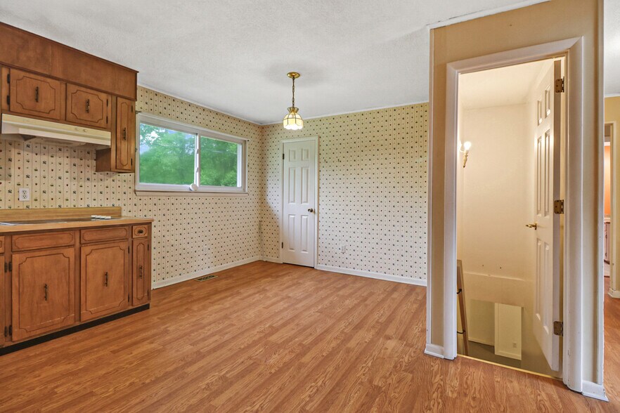 More Photos Of 148 Porter Ln, Spring City Specialty For Sale