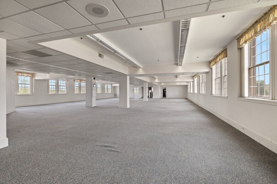 More Photos Of 380 N Main St, Mansfield Office Residential For Sale