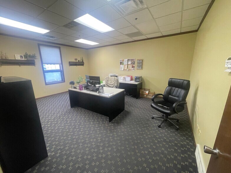 More Photos Of 26378 289th Pl, Adel Manufacturing For Lease