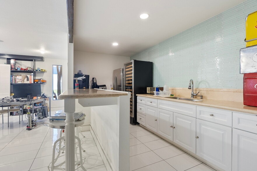 More Photos Of 15591 Container Ln, Huntington Beach Warehouse For Sale