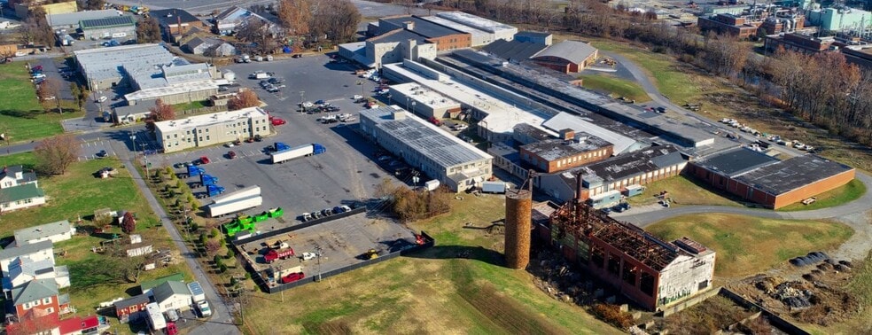 More Photos Of 200 W 12th St, Waynesboro Unknown For Lease