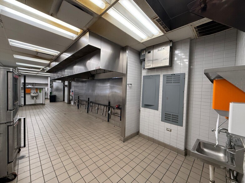 More Photos Of 1915 W Pensacola St, Tallahassee Restaurant For Lease