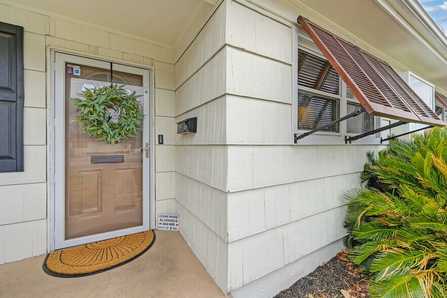 More Photos Of 1512 E Bayview Blvd, Norfolk Freestanding For Sale