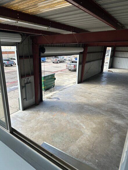 More Photos Of 11440 N Woodside Ave, Santee Service For Lease