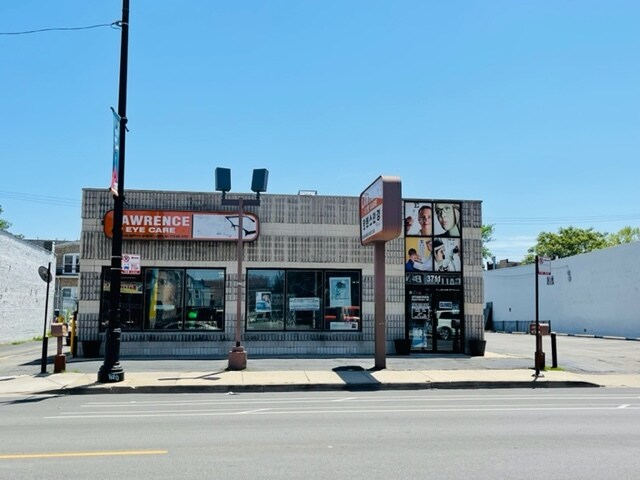 Primary Photo Of 3711 W Lawrence Ave, Chicago Office Residential For Lease
