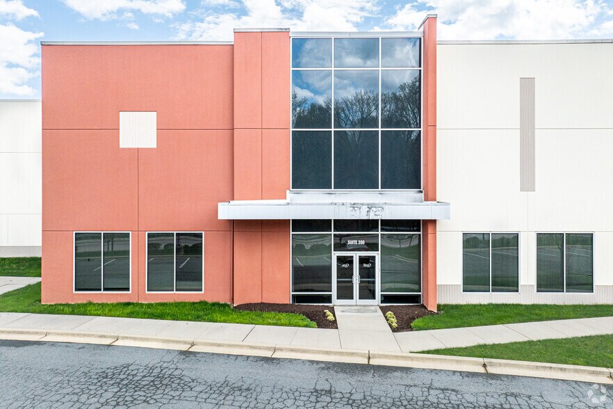 More Photos Of 7587 Montevideo Rd, Jessup Warehouse For Lease