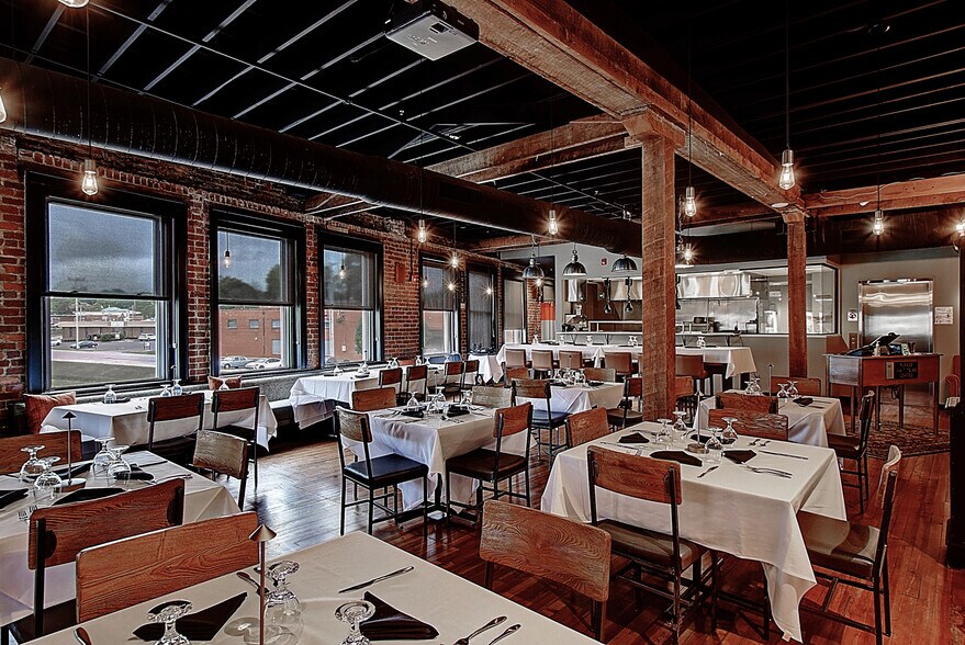 More Photos Of 142 Market St, Johnson City Restaurant For Sale