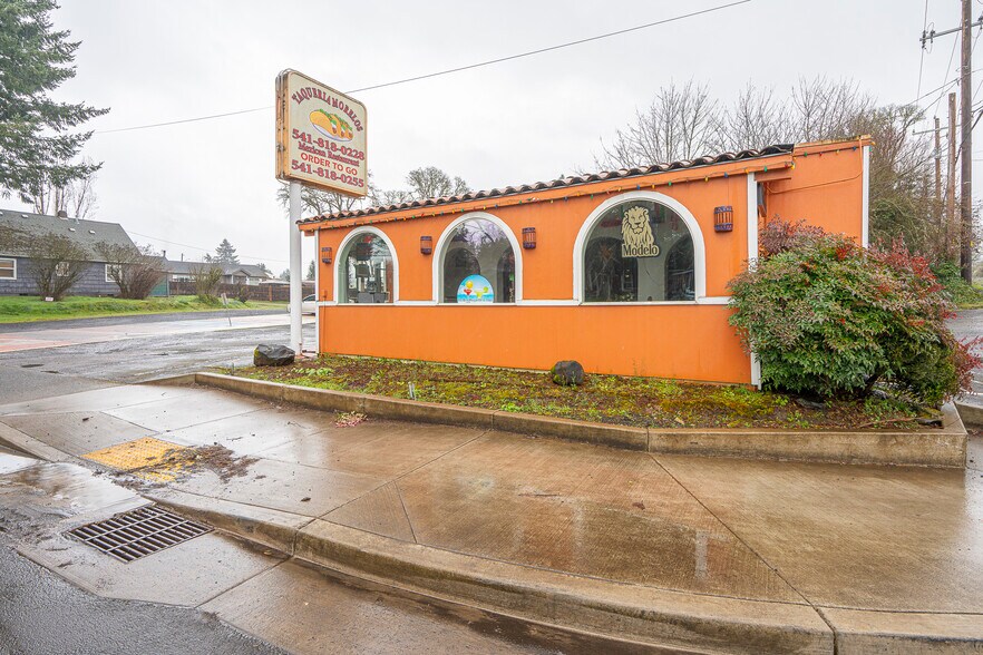 More Photos Of 3103 Highway 20, Sweet Home Restaurant For Sale