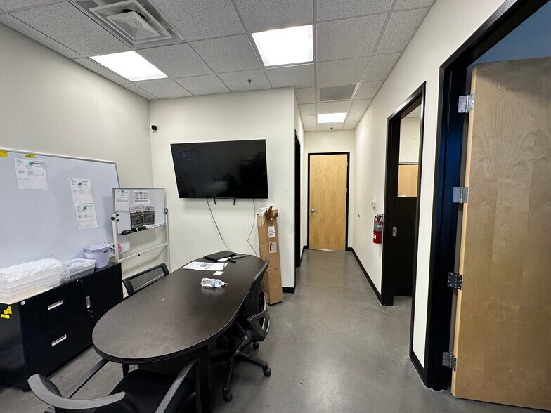 More Photos Of 1715 N Rosemont, Mesa Warehouse For Lease