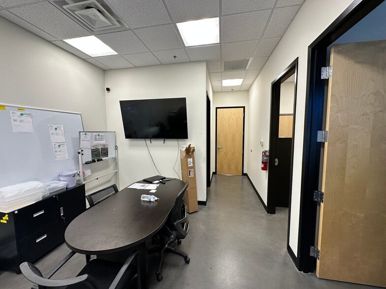 More Photos Of 1715 N Rosemont, Mesa Warehouse For Lease
