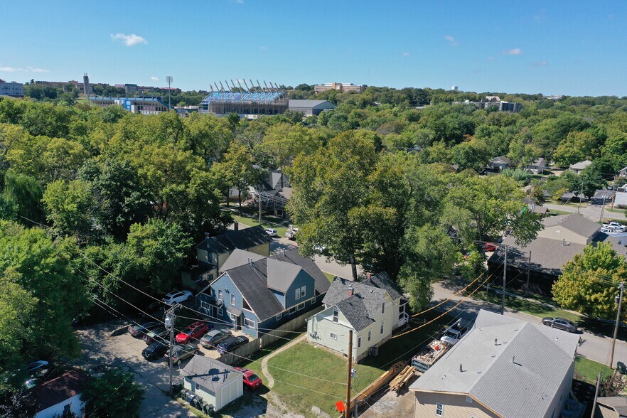 More Photos Of 912 Indiana St, Lawrence Apartments For Sale