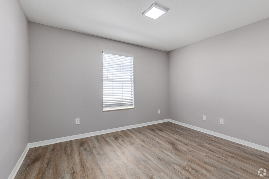 More Photos Of 1421 SW 27th Ave, Ocala Apartments For Sale