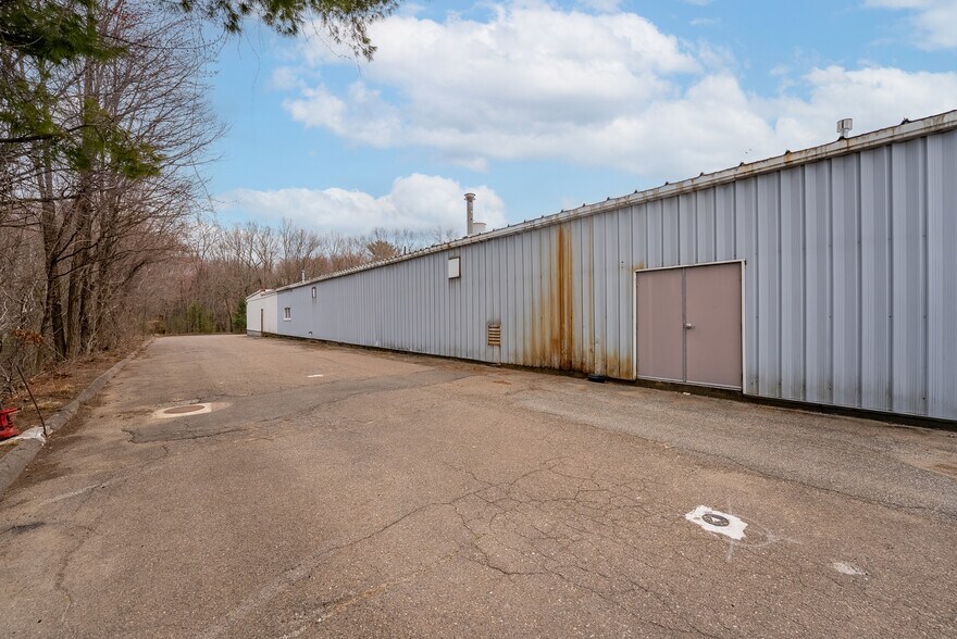 More Photos Of 755 New Ludlow Rd, South Hadley Warehouse For Sale