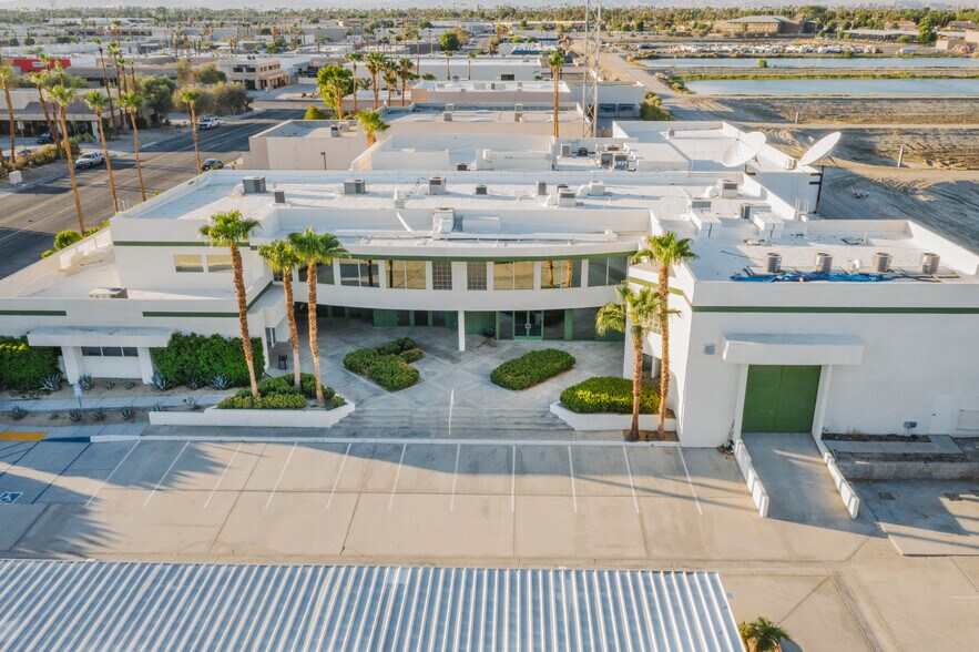 More Photos Of 42650 Melanie Pl, Palm Desert Loft Creative Space For Lease