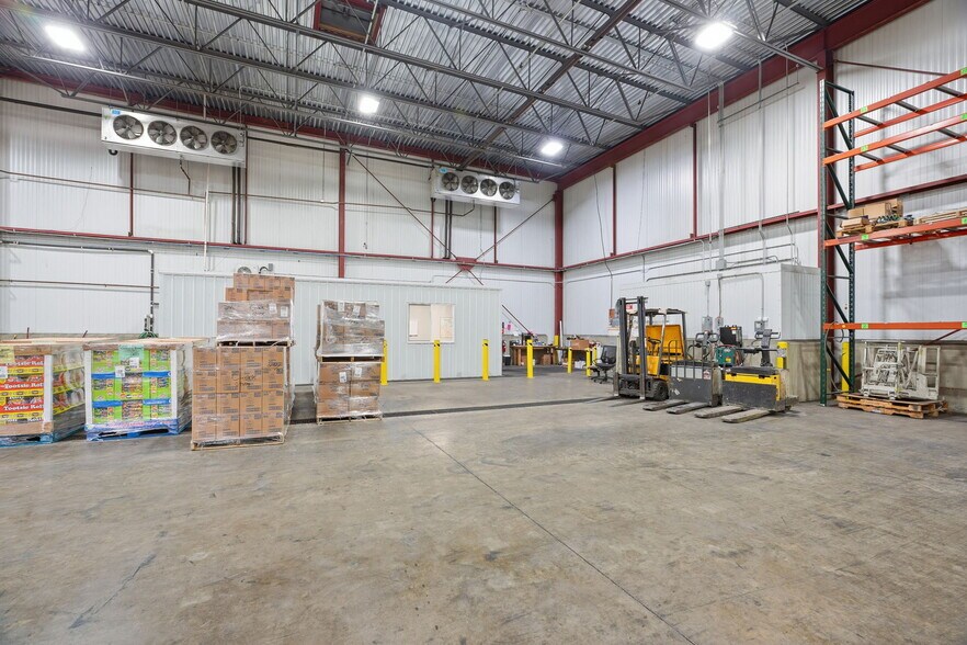 More Photos Of 8201 NE Hickory St, Minneapolis Truck Terminal For Sale