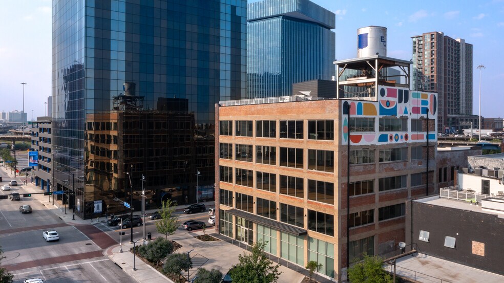 More Photos Of 2200 Main St, Dallas Loft Creative Space For Lease