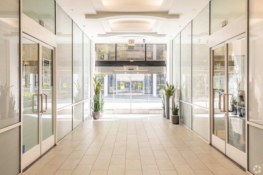 More Photos Of 21031 Ventura Blvd, Woodland Hills Office For Lease